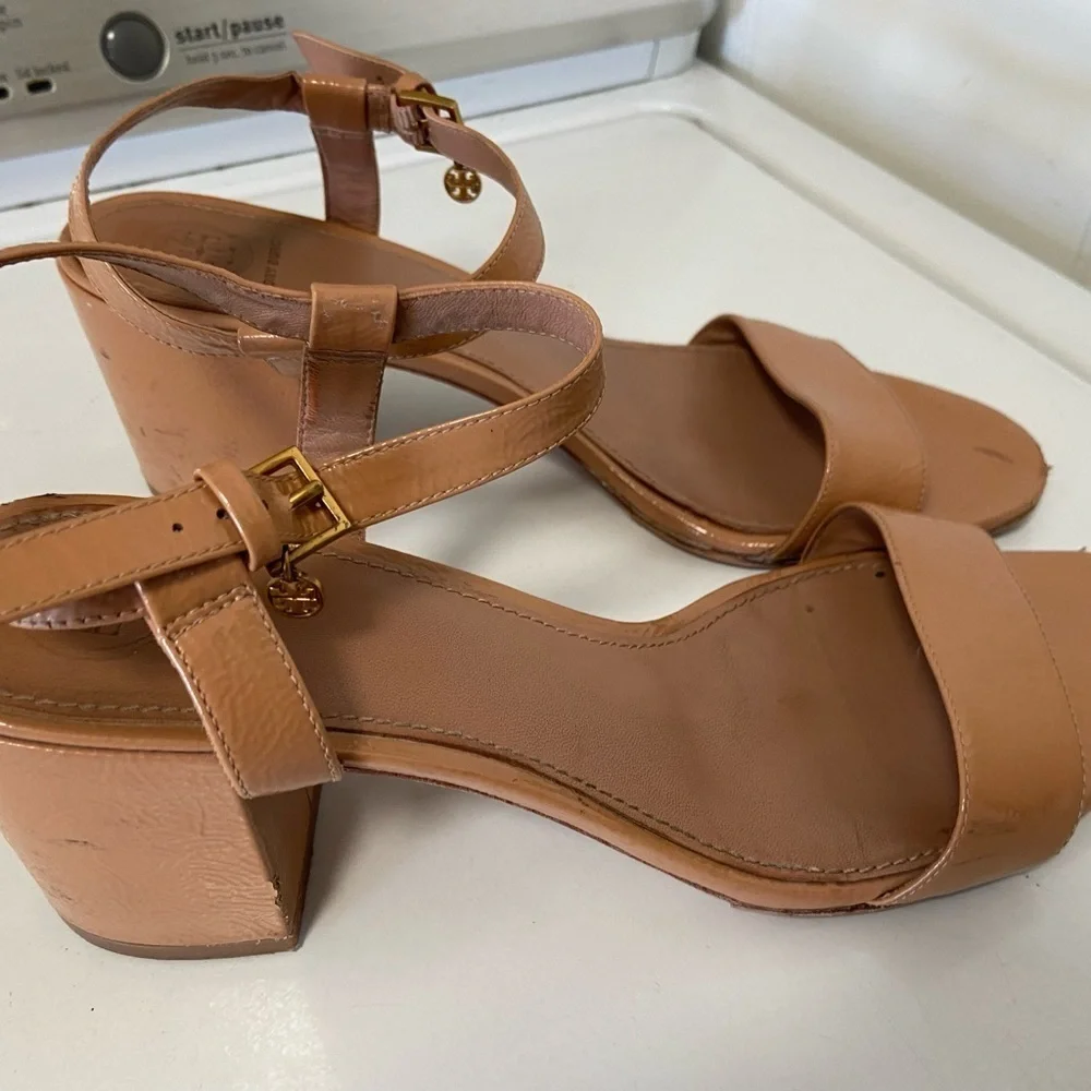 Tory Burch, Size 10 Laurel Tan sandals, dangle logo metal, a little worn $248
